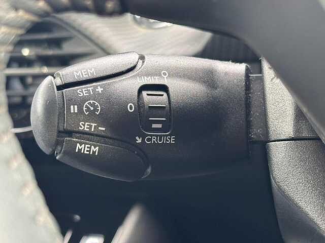 Peugeot 2008 1.2 PureTech Allure Premium Euro 6 (s/s) 5dr Grey