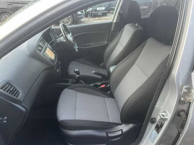 Hyundai i20 1.2 Premium Nav Euro 6 5dr