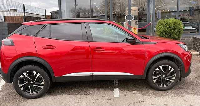 Peugeot 2008 1.2 PureTech Allure Premium SUV 5dr Petrol Manual Euro 6 (s/s) (100 ps) Red