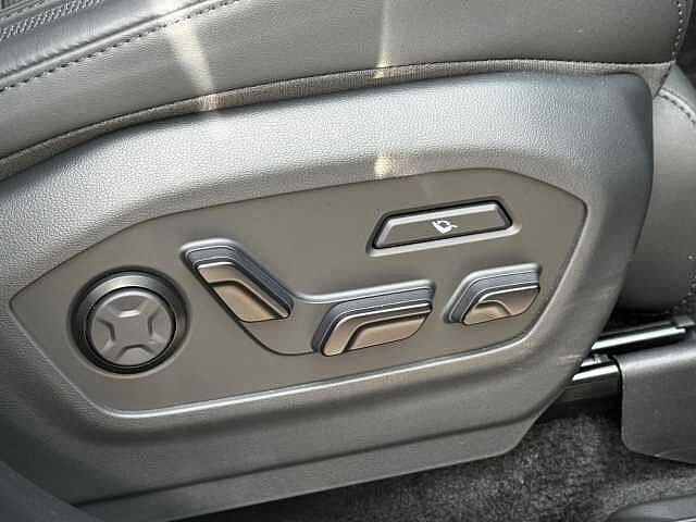 Hyundai Santa Fe 1.6 T-GDi 13.8kWh Calligraphy Auto 4WD Euro 6 (s/s) 5dr (7Seat)