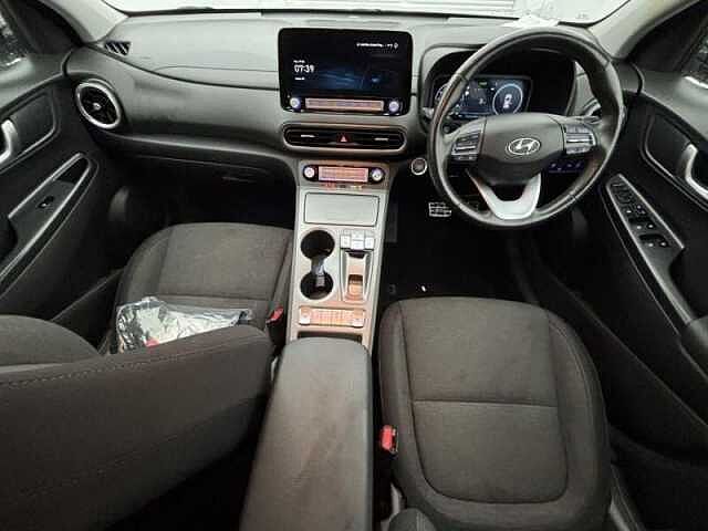 Hyundai KONA 39kWh Premium Auto 5dr (10.5kW Charger)