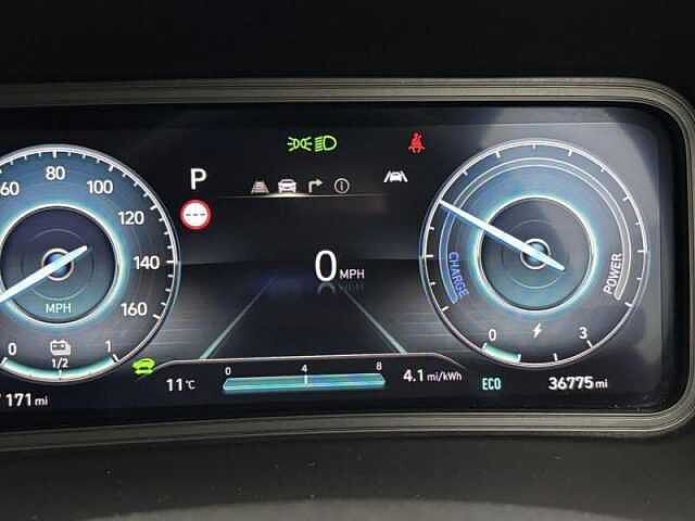 Hyundai KONA 39kWh Premium Auto 5dr (10.5kW Charger)